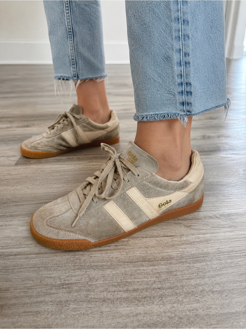 Gola Elan Women’s Suede Sneakers Beige Cream Gum Sole Size 8